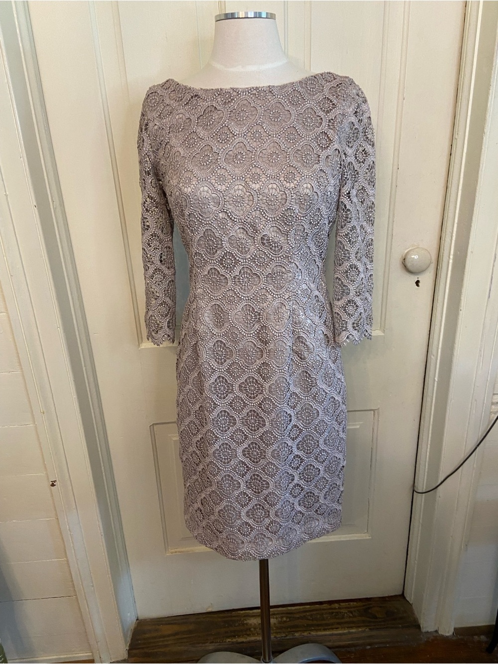 Vince Camuto Light Lavender Lace Sheath Dress with Three-Quarter Sleeves size 2